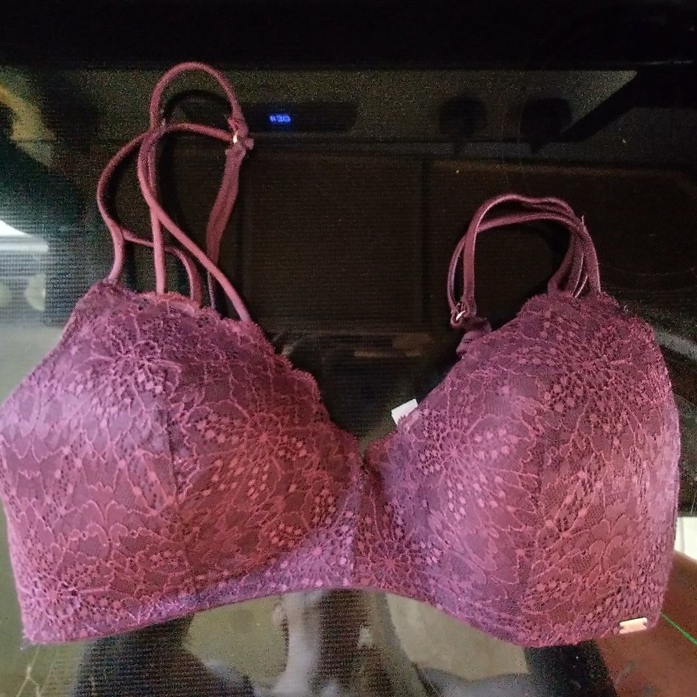PINK BY VS PINK LACE BRA 34C.... EUC